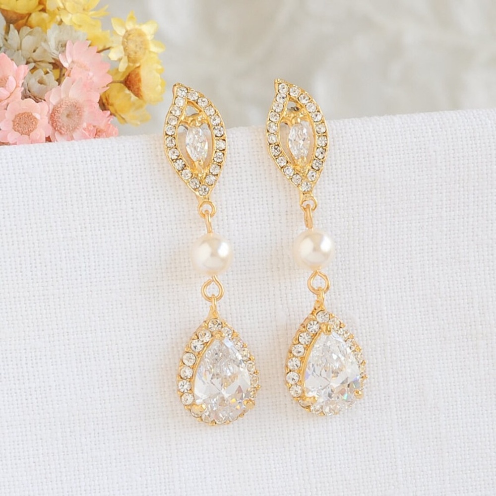 EARRING